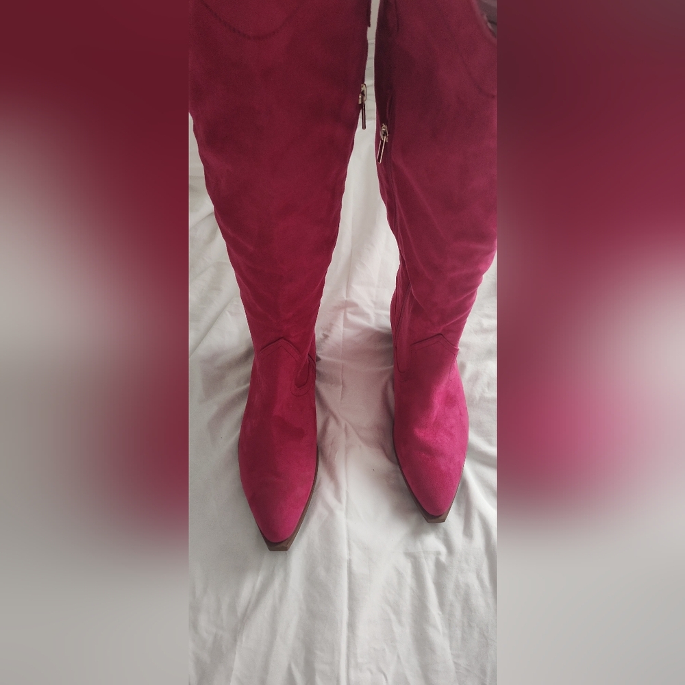 Women's Pink Suede Boots‎